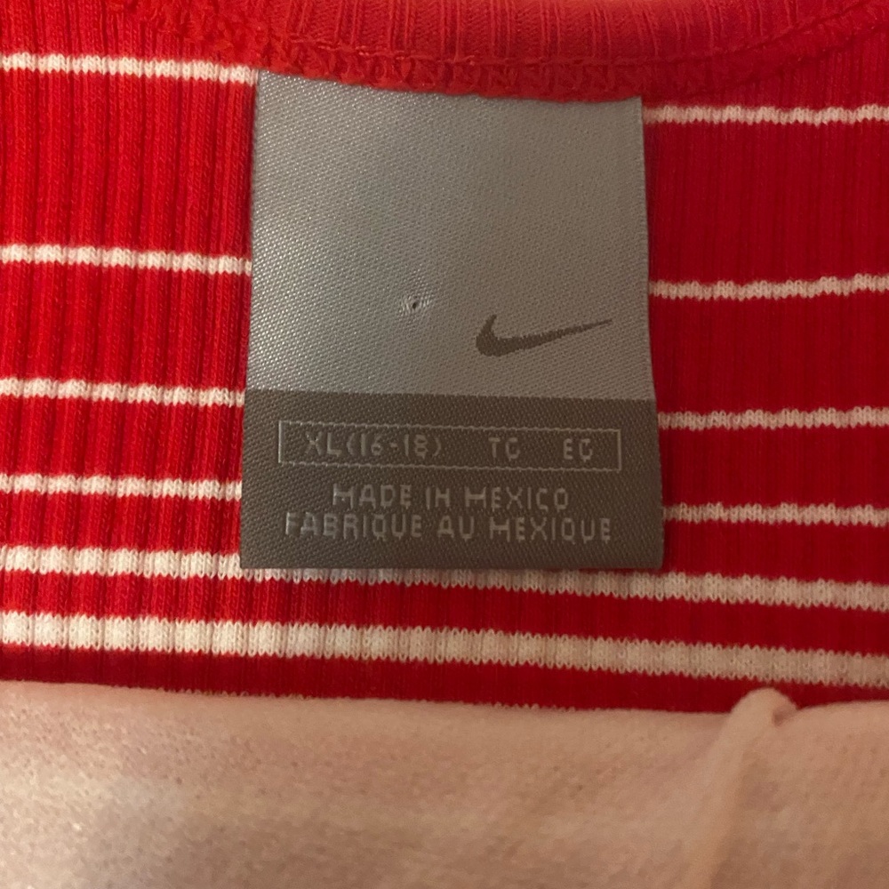 Excellent women’s Nike stripe tank top - Picture 2 of 12